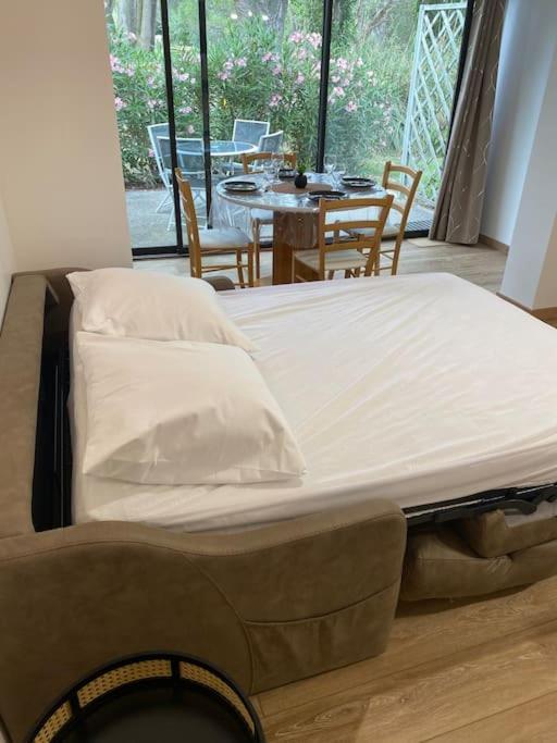 Appartement Residence Vacances Amandier Arles Eksteriør bilde