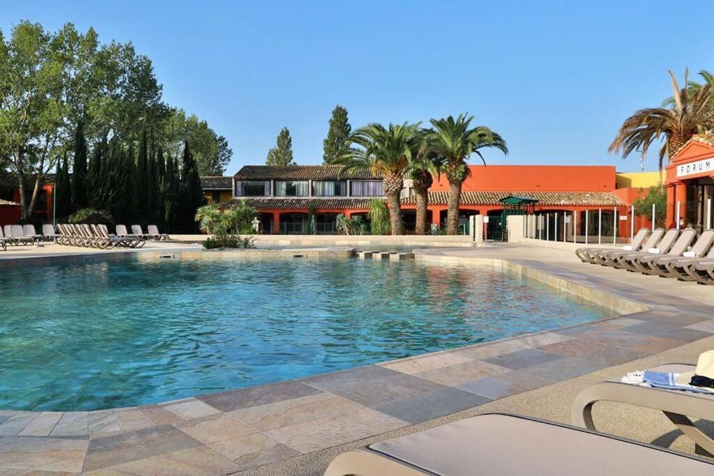 Appartement Residence Vacances Amandier Arles Eksteriør bilde