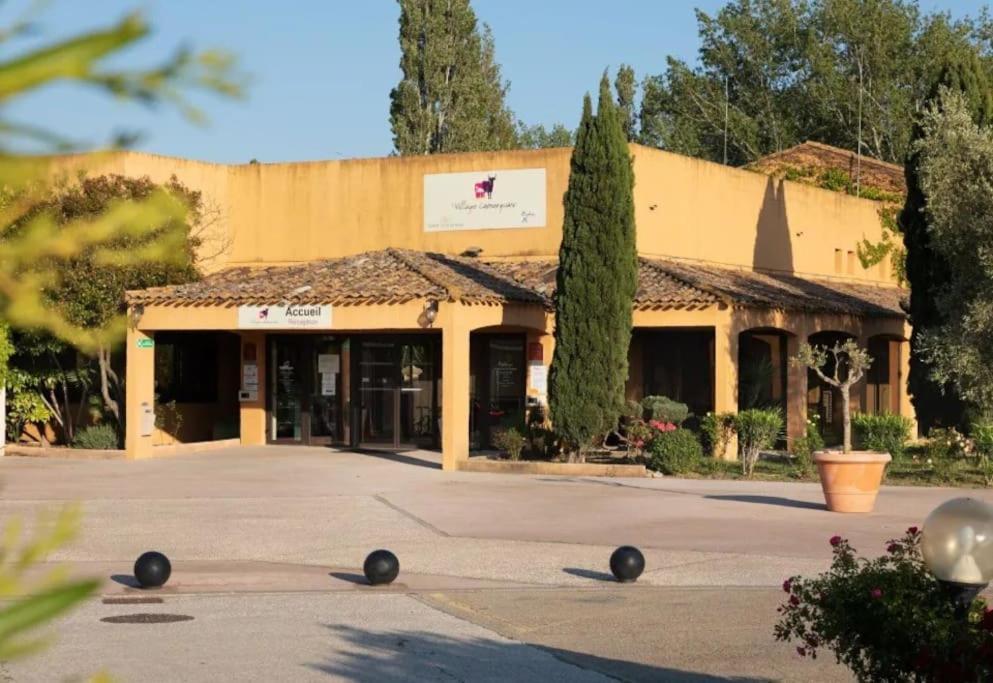 Appartement Residence Vacances Amandier Arles Eksteriør bilde